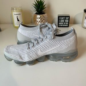 Nike Women’s Air VaporMax Flyknit 3 Running Shoes